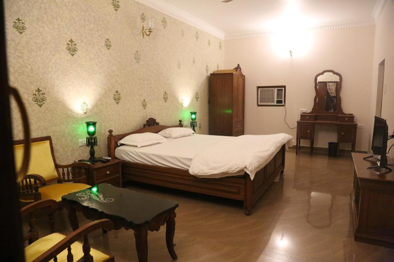 Vijaigarh Kothi - Heritage Boutique Váránaszi Kültér fotó