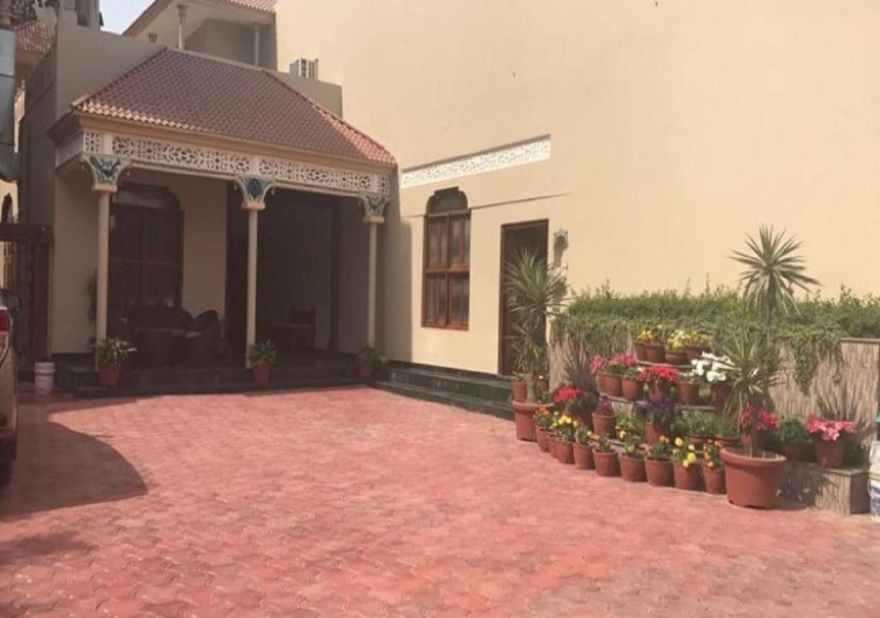 Vijaigarh Kothi - Heritage Boutique Váránaszi Kültér fotó